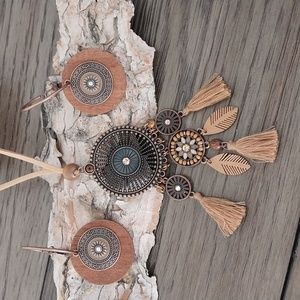 Vintage Style Necklace.  Set of 3.